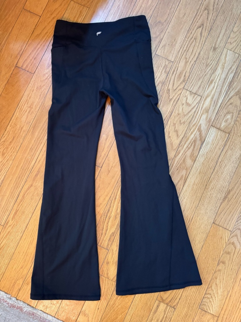 Fabletics Womens Black Flare Wide Leg Leggings Sz M Yoga Lounge Athletic Gym - Picture 3 of 11